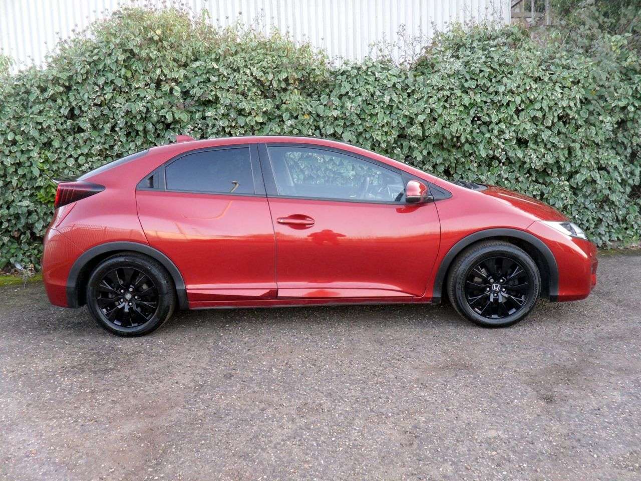 A 2017 HONDA CIVIC 1.6 i-DTEC SR Hatchback 5dr Diesel Manual Euro 5 (s/s) (120 ps) Heated Leat A 2017 HONDA CIVIC 1.6 i-DTEC SR Hatchback 5dr Diesel Manual Euro 5 (s/s) (120 ps) Heated Leat
