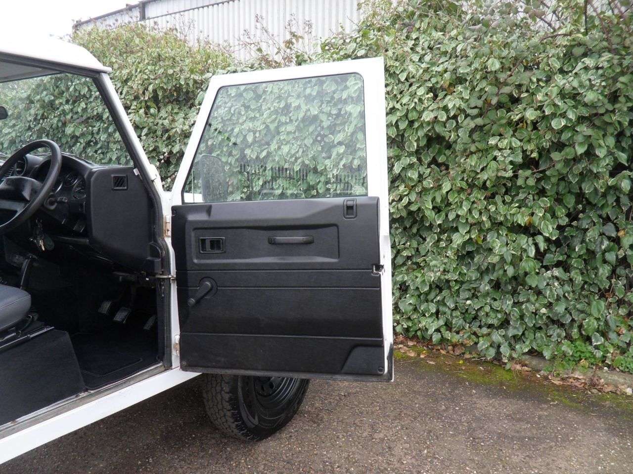 2012 LAND ROVER DEFENDER 2012 LAND ROVER DEFENDER