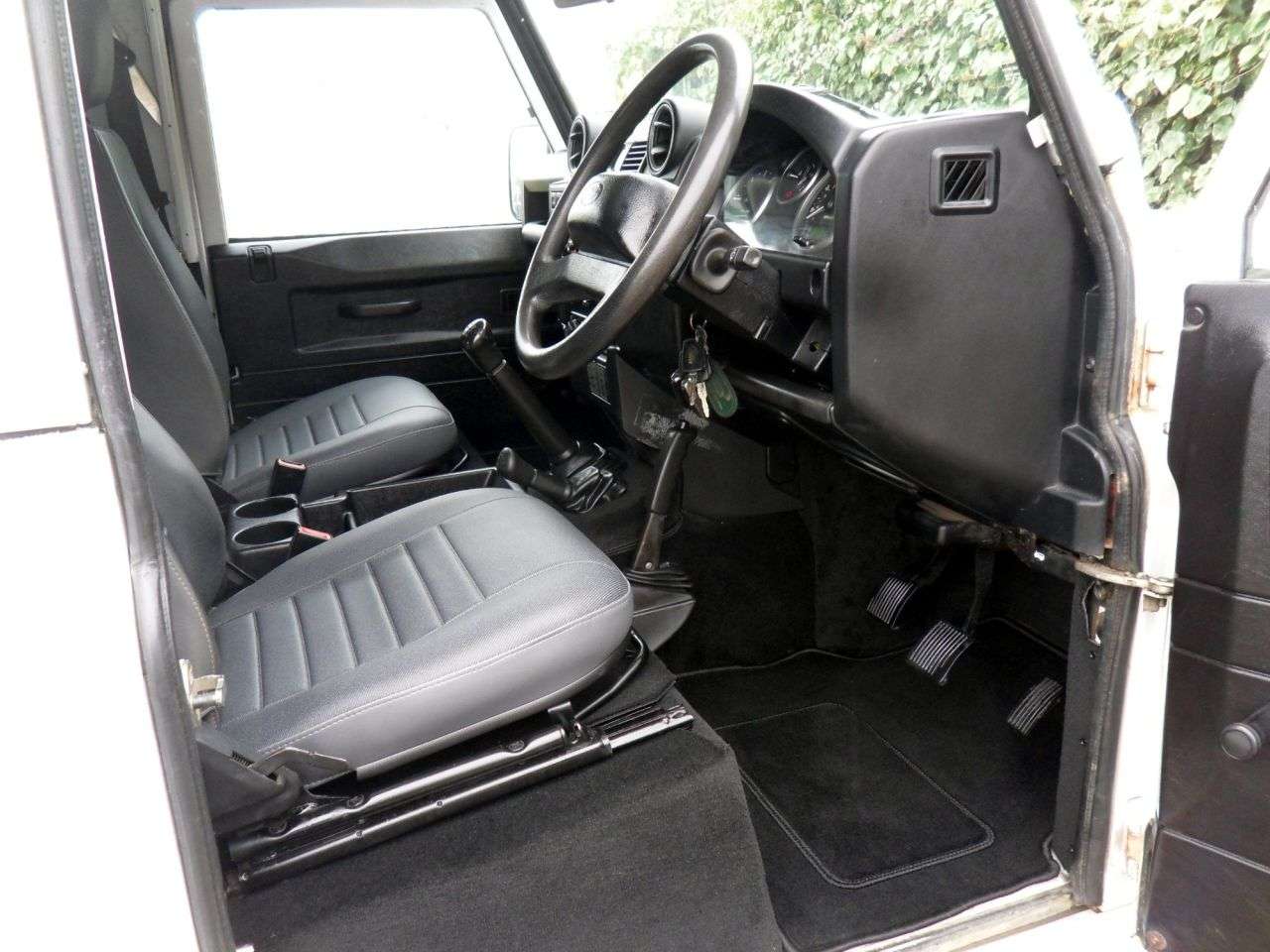 2012 LAND ROVER DEFENDER 2012 LAND ROVER DEFENDER