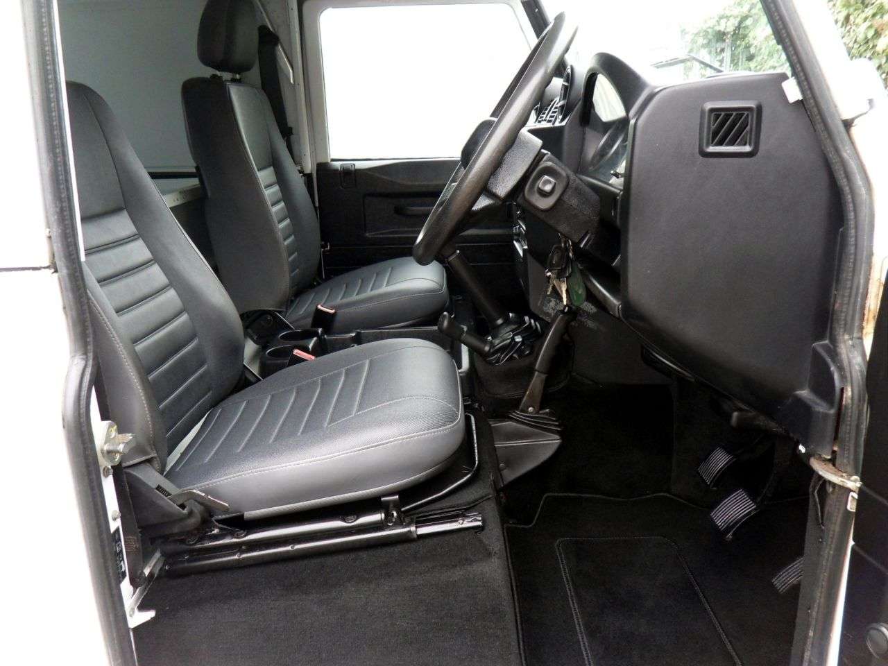 2012 LAND ROVER DEFENDER 2012 LAND ROVER DEFENDER