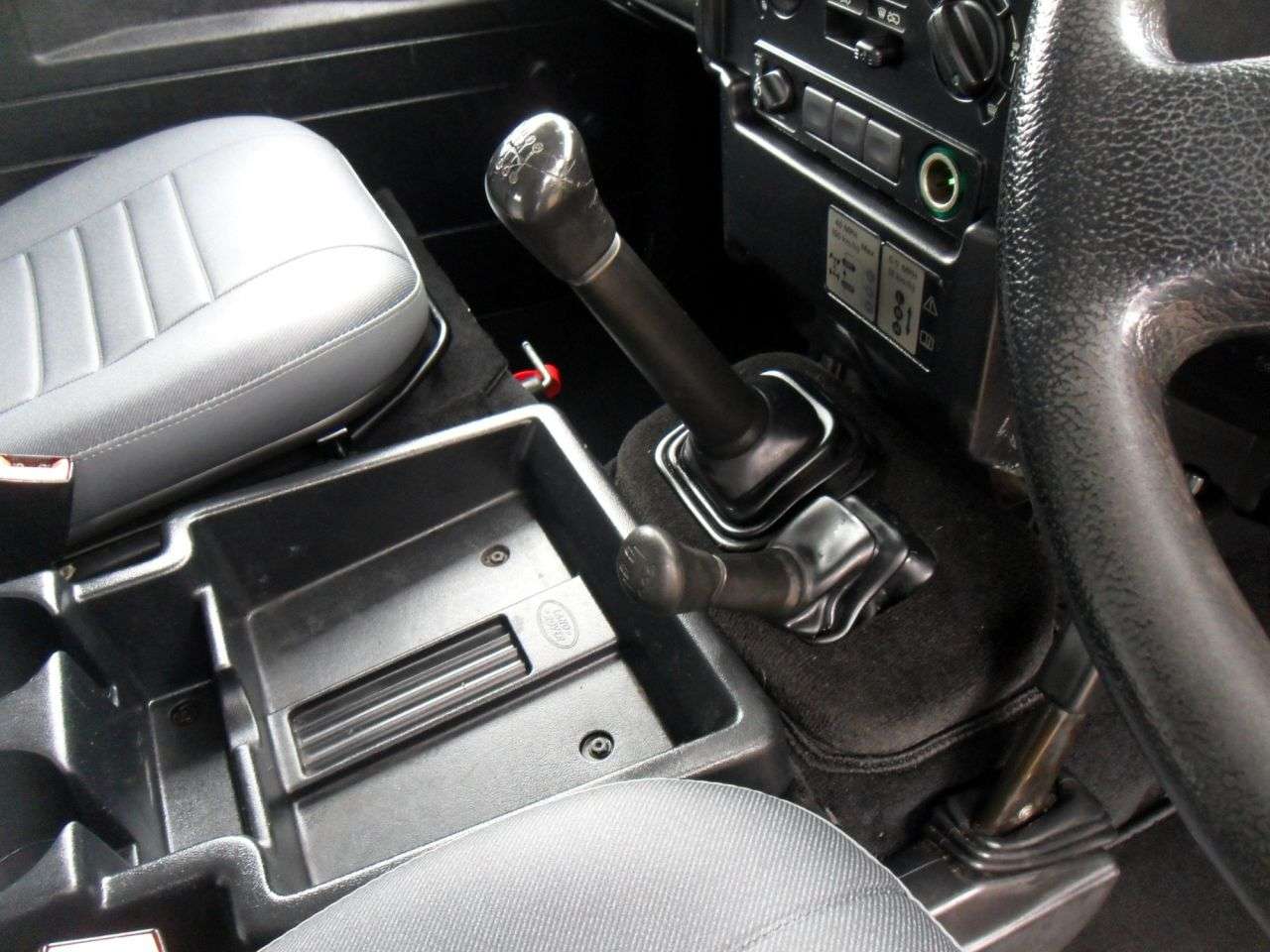 2012 LAND ROVER DEFENDER 2012 LAND ROVER DEFENDER