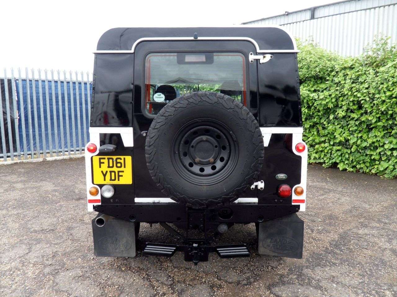 A 2012 LAND ROVER DEFENDER 2.2 TDCi Hard Top SUV 3dr Diesel Manual 4WD MWB Euro 5 (122 ps) 1 Owner Ful A 2012 LAND ROVER DEFENDER 2.2 TDCi Hard Top SUV 3dr Diesel Manual 4WD MWB Euro 5 (122 ps) 1 Owner Ful