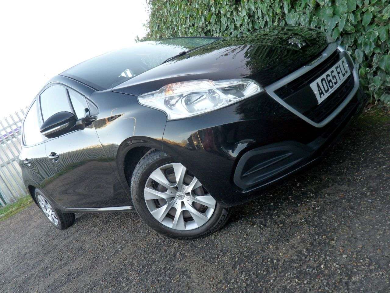 A 2015 PEUGEOT 208 1.0 PureTech Access (a/c) Hatchback 5dr Petrol Manual Euro 6 (68 ps) Petrol A 2015 PEUGEOT 208 1.0 PureTech Access (a/c) Hatchback 5dr Petrol Manual Euro 6 (68 ps) Petrol