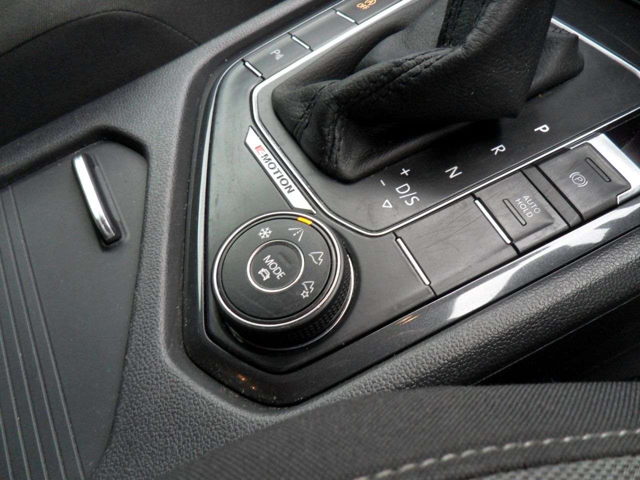 2018 VOLKSWAGEN TIGUAN 2018 VOLKSWAGEN TIGUAN