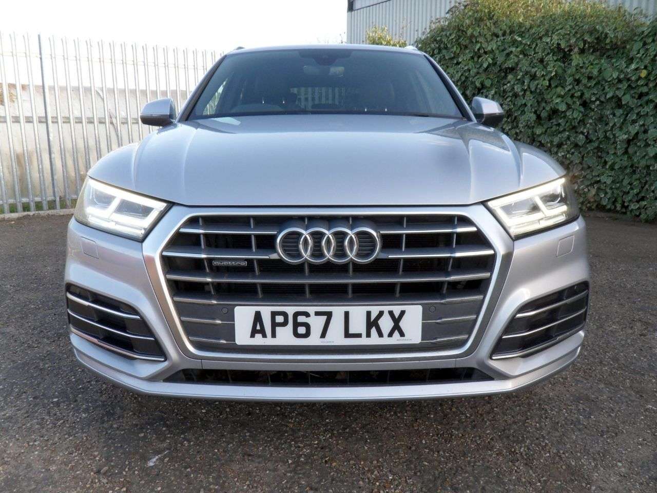 A 2017 AUDI Q5 2.0 TDI S line SUV 5dr Diesel S Tronic quattro Euro 6 (s/s) (190 ps) Full A A 2017 AUDI Q5 2.0 TDI S line SUV 5dr Diesel S Tronic quattro Euro 6 (s/s) (190 ps) Full A