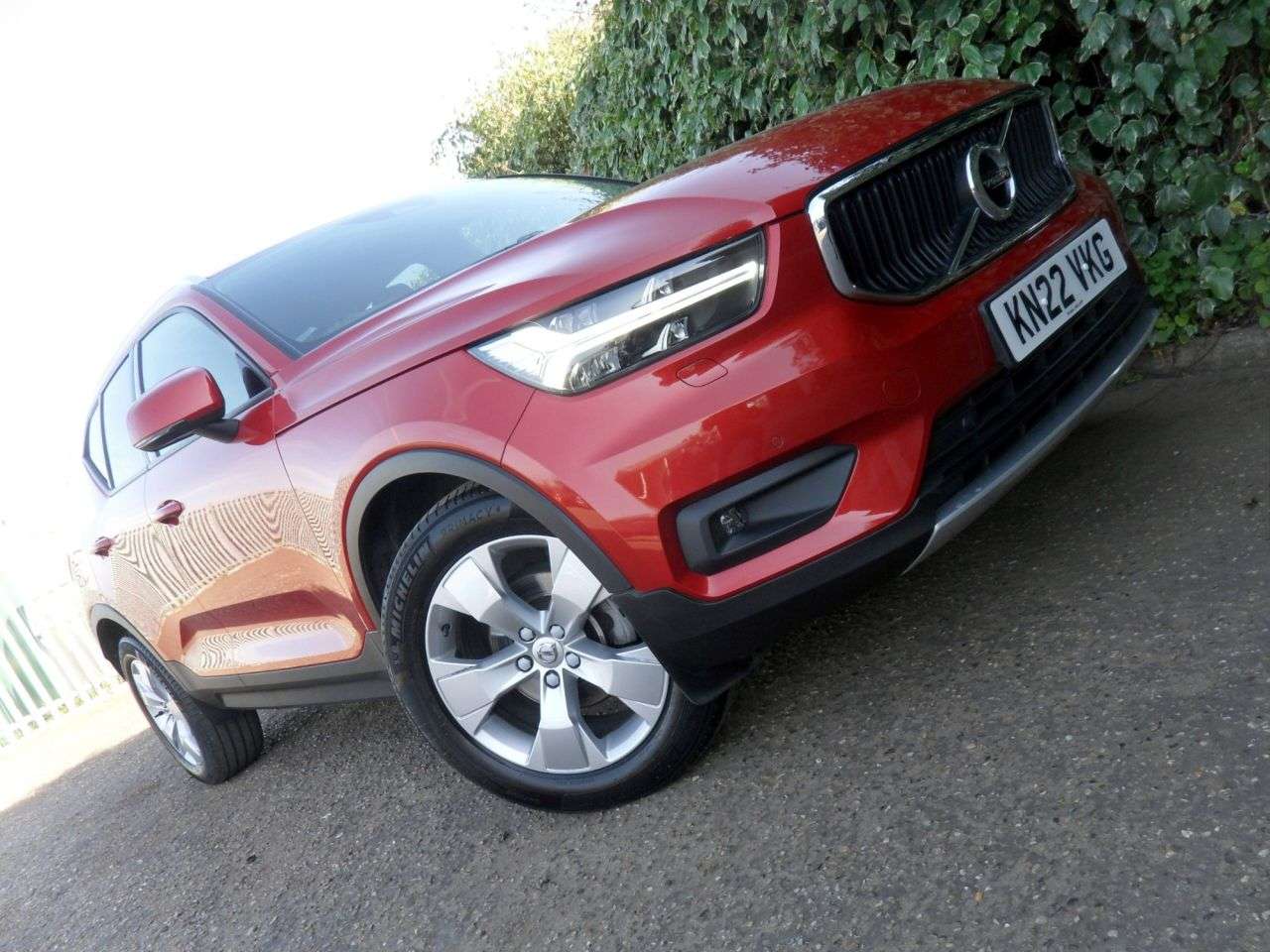 A 2022 VOLVO XC40 1.5 T3 Momentum SUV 5dr Petrol Manual Euro 6 (s/s) (163 ps) 1.5T3 Momentum A 2022 VOLVO XC40 1.5 T3 Momentum SUV 5dr Petrol Manual Euro 6 (s/s) (163 ps) 1.5T3 Momentum