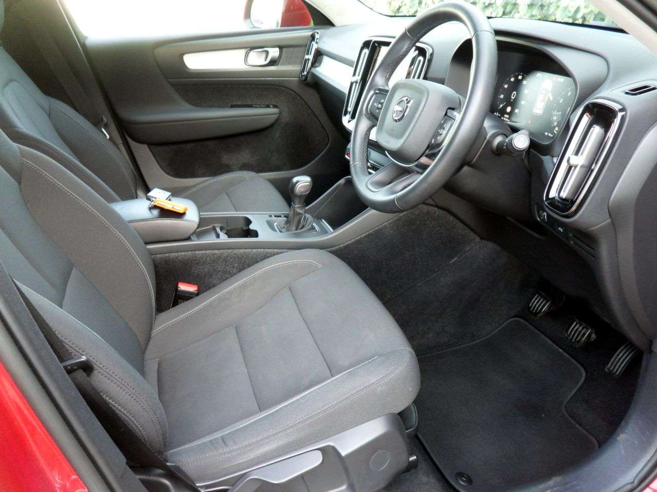 2022 VOLVO XC40 2022 VOLVO XC40