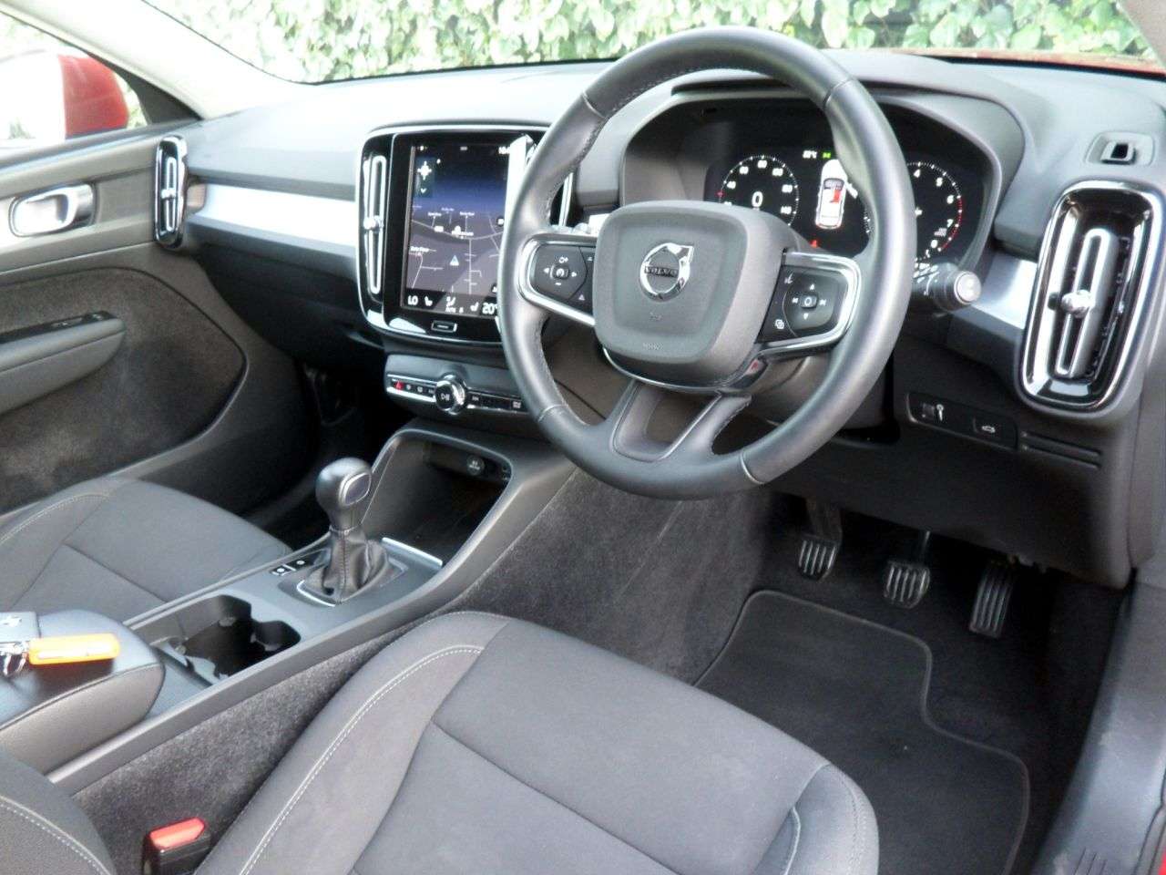 2022 VOLVO XC40 2022 VOLVO XC40