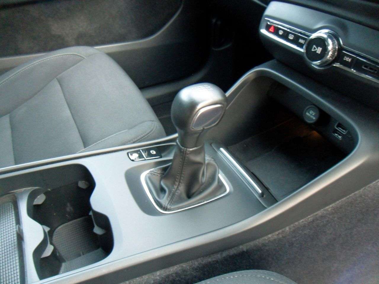 2022 VOLVO XC40 2022 VOLVO XC40
