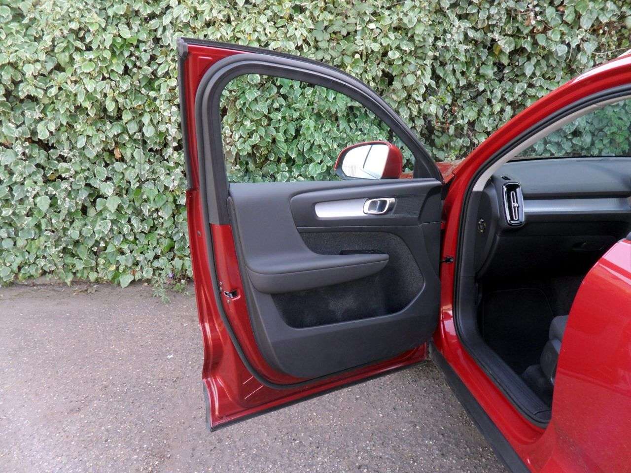 2022 VOLVO XC40 2022 VOLVO XC40