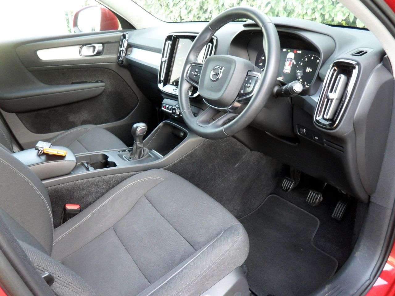 2022 VOLVO XC40 2022 VOLVO XC40