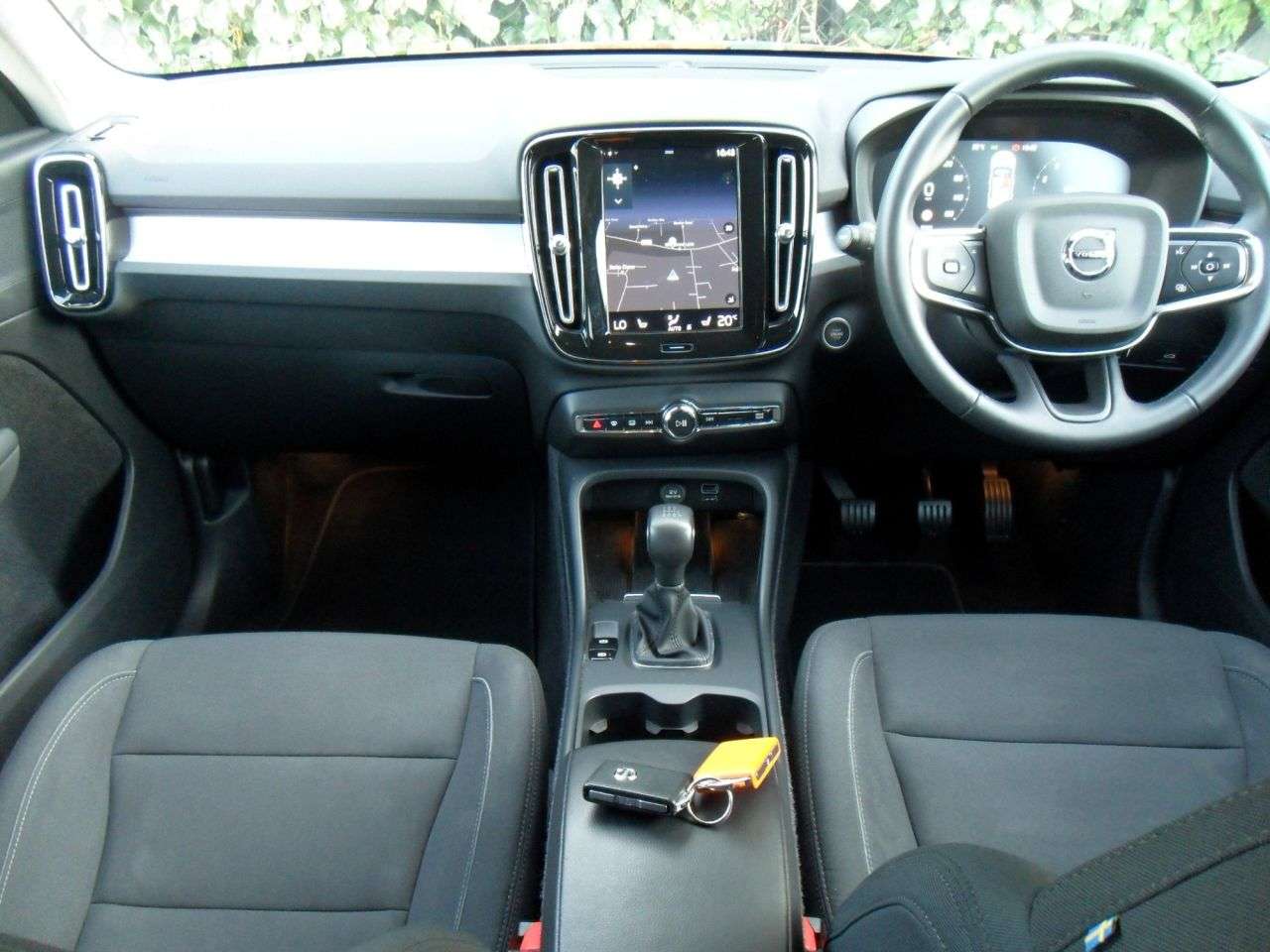 2022 VOLVO XC40 2022 VOLVO XC40