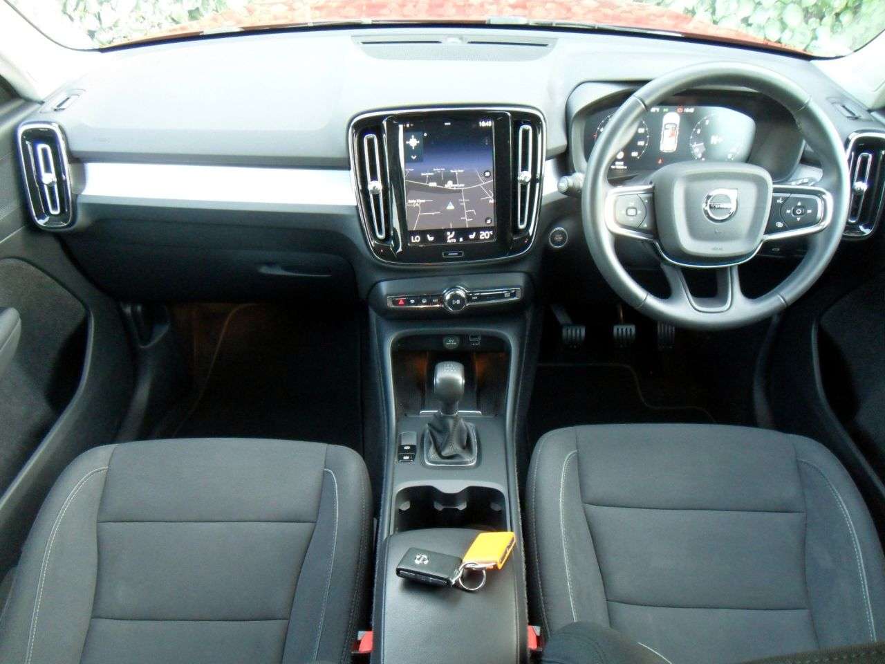 2022 VOLVO XC40 2022 VOLVO XC40