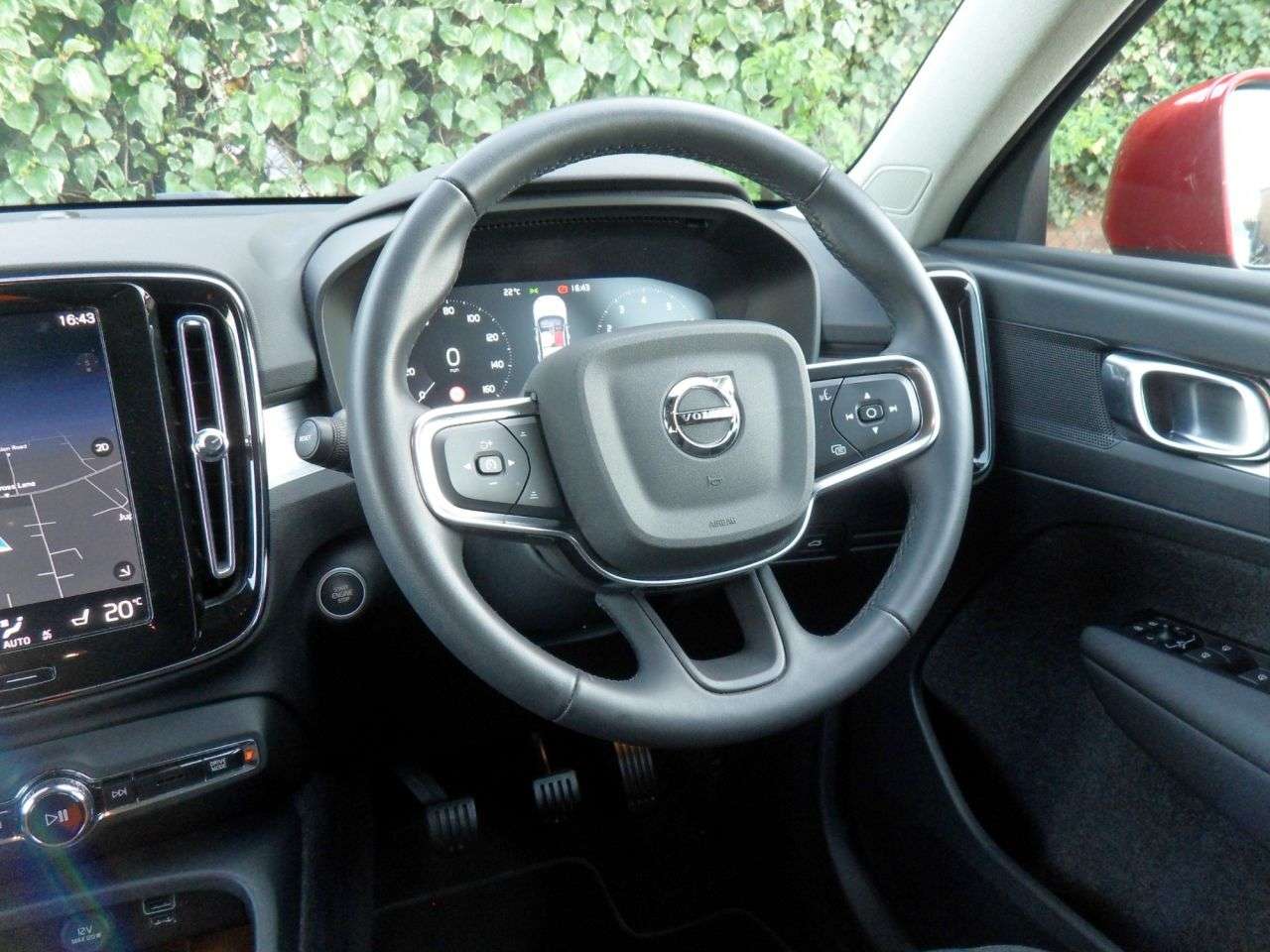 2022 VOLVO XC40 2022 VOLVO XC40