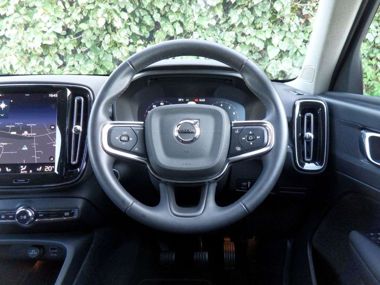 2022 VOLVO XC40 2022 VOLVO XC40