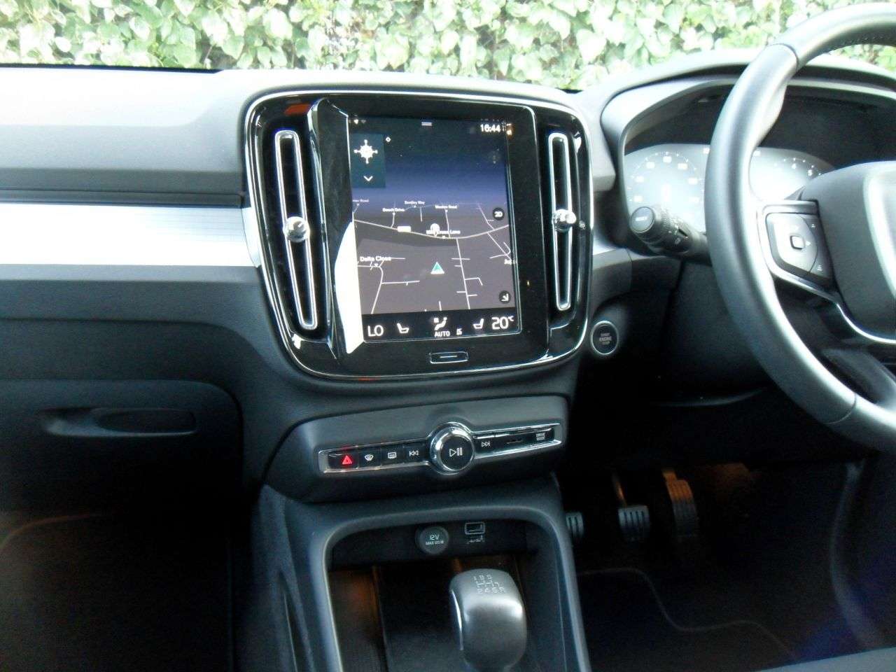 2022 VOLVO XC40 2022 VOLVO XC40