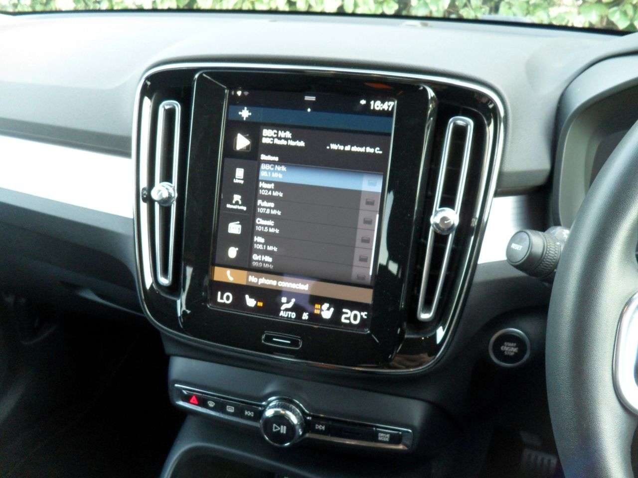 2022 VOLVO XC40 2022 VOLVO XC40
