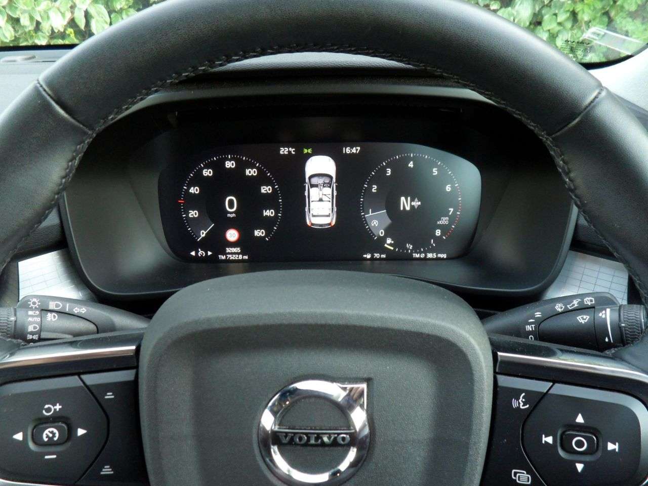 2022 VOLVO XC40 2022 VOLVO XC40