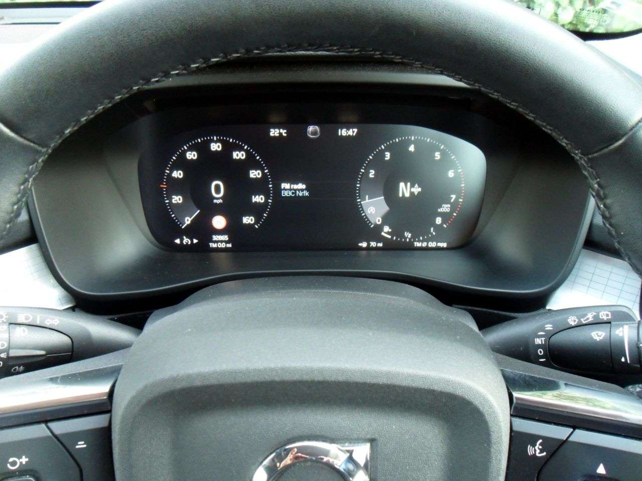 2022 VOLVO XC40 2022 VOLVO XC40