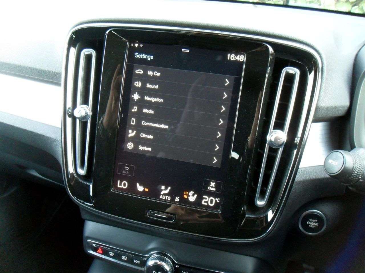 2022 VOLVO XC40 2022 VOLVO XC40