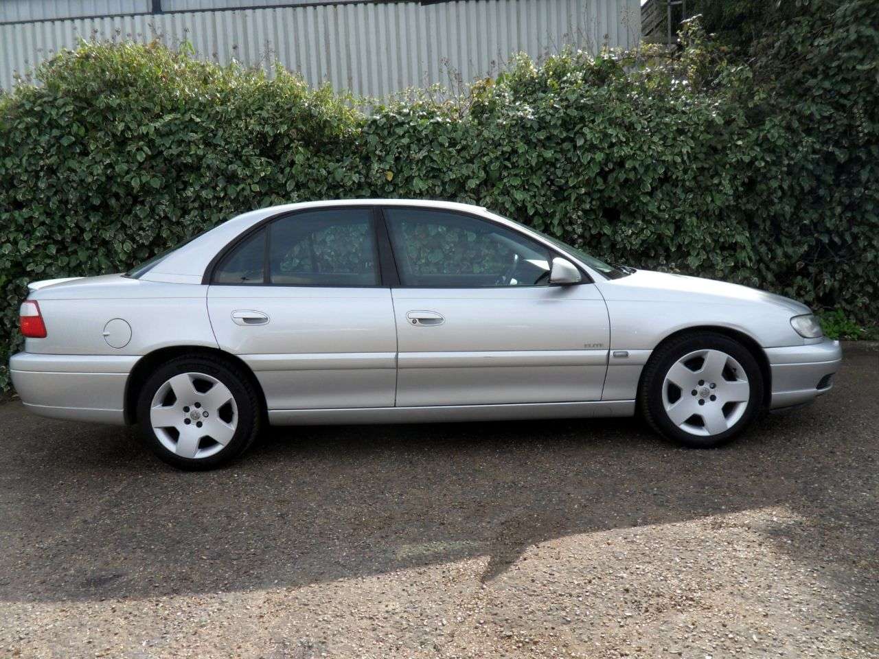A 2002 VAUXHALL OMEGA 2.6i V6 24V Elite Saloon 4dr Petrol Automatic (276 g/km, 178 bhp) For The C A 2002 VAUXHALL OMEGA 2.6i V6 24V Elite Saloon 4dr Petrol Automatic (276 g/km, 178 bhp) For The C