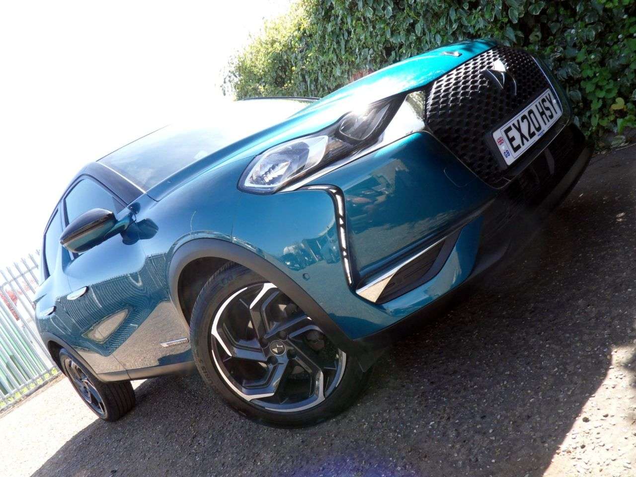 A 2020 DS AUTOMOBILES DS 3 CROSSBACK 1.2 PureTech Prestige Crossback 5dr Petrol Manual Euro 6 (s/s) (100 ps) Mil A 2020 DS AUTOMOBILES DS 3 CROSSBACK 1.2 PureTech Prestige Crossback 5dr Petrol Manual Euro 6 (s/s) (100 ps) Mil