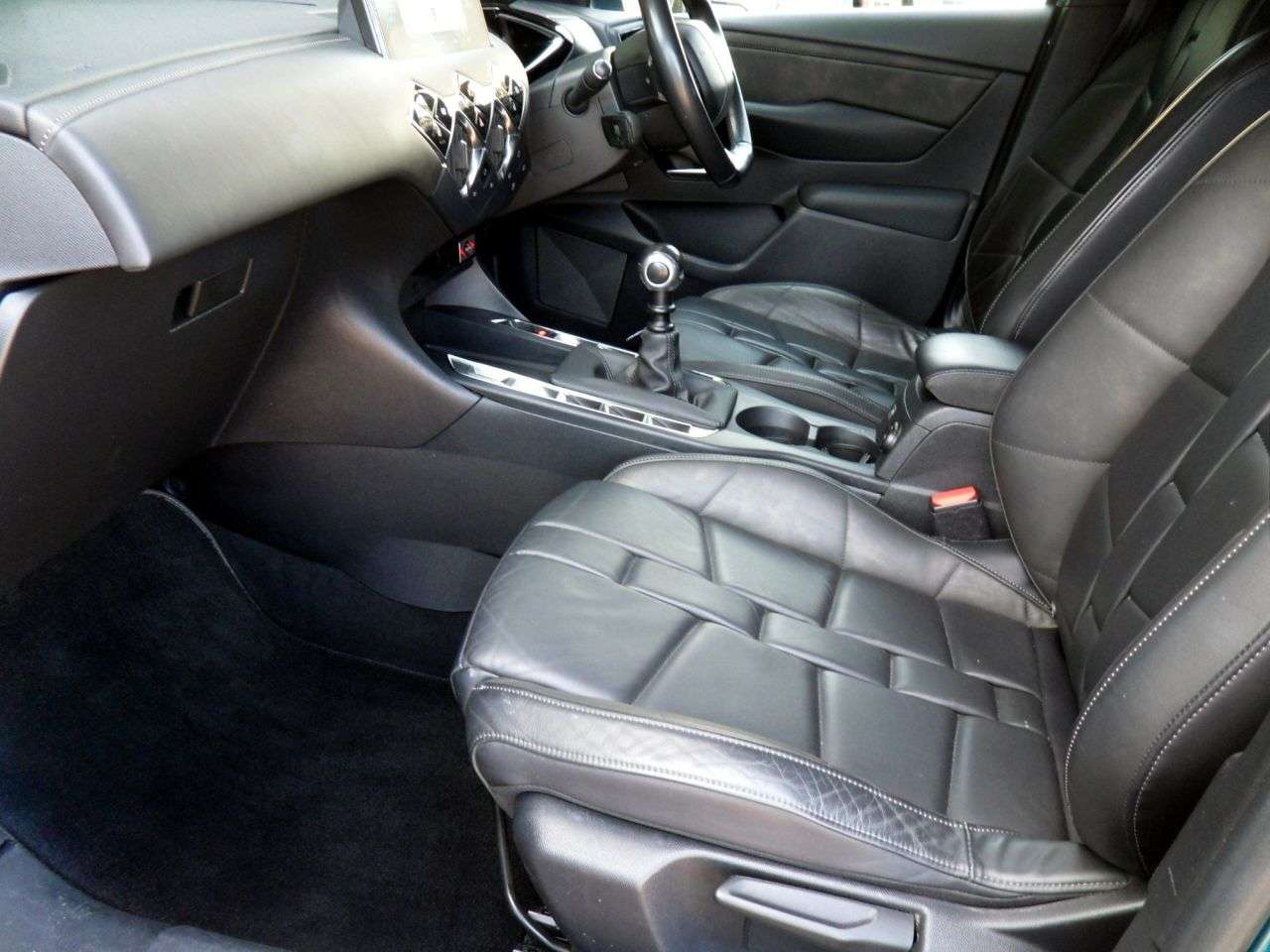 2020 DS AUTOMOBILES DS 3 CROSSBACK 2020 DS AUTOMOBILES DS 3 CROSSBACK