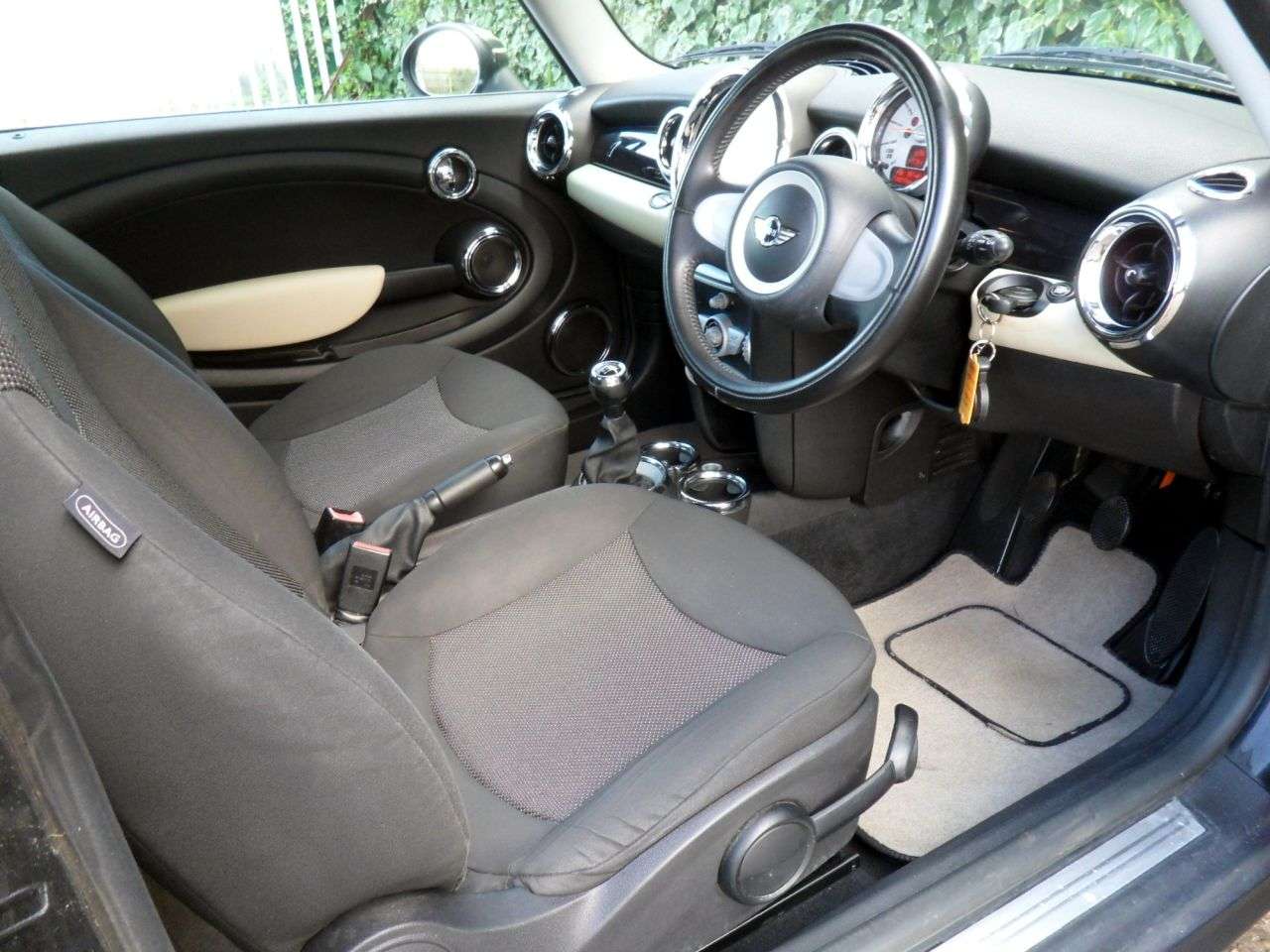 2009 MINI HATCH 2009 MINI HATCH