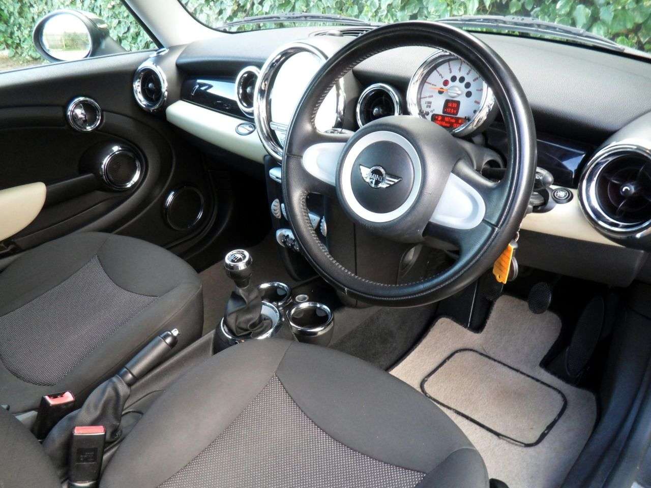 2009 MINI HATCH 2009 MINI HATCH