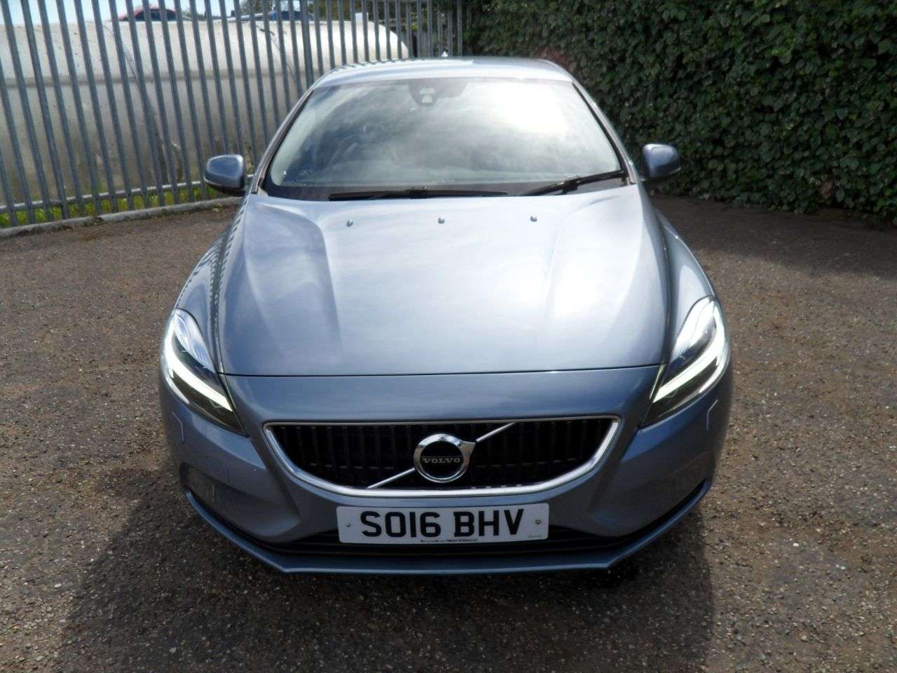 2016 VOLVO V40 2016 VOLVO V40