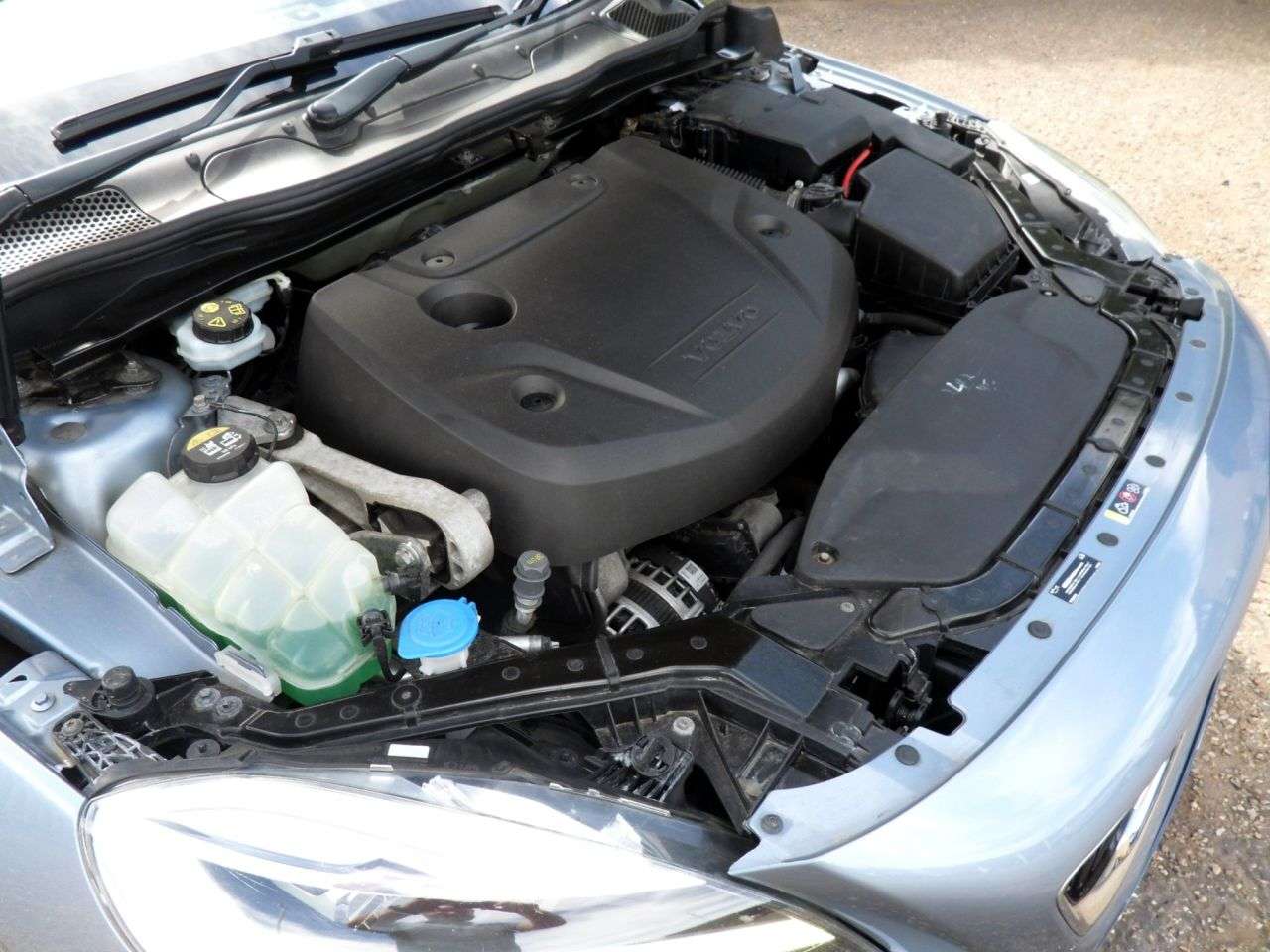 2016 VOLVO V40 2016 VOLVO V40