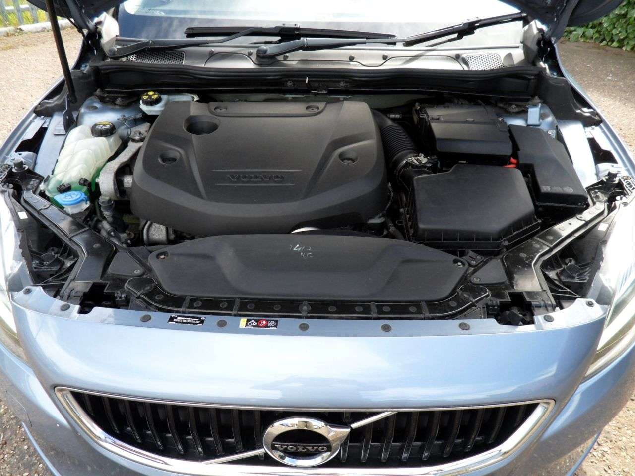 2016 VOLVO V40 2016 VOLVO V40