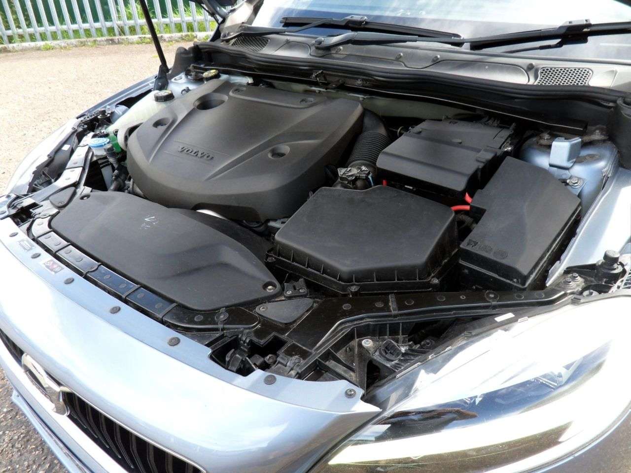 2016 VOLVO V40 2016 VOLVO V40