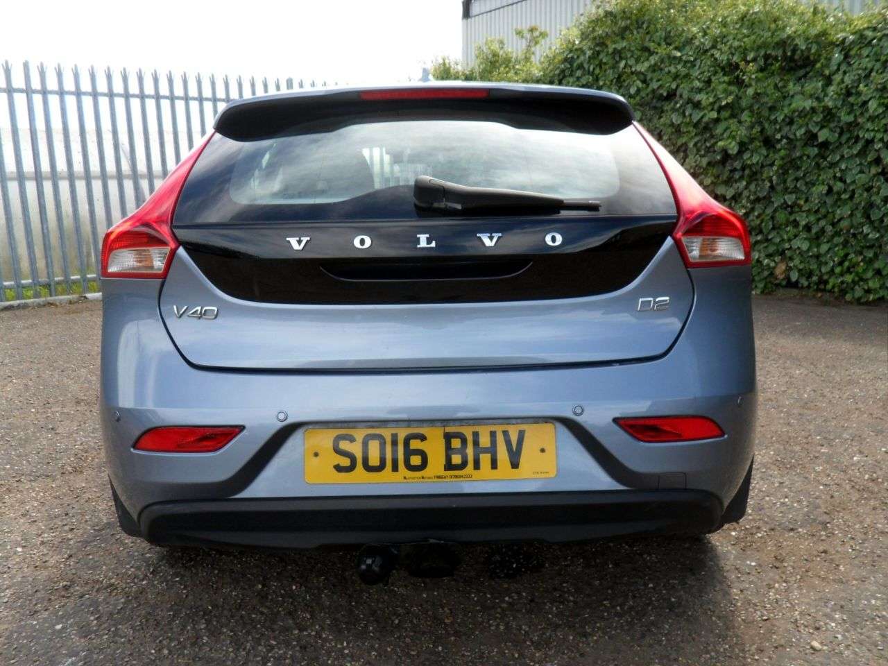 2016 VOLVO V40 2016 VOLVO V40