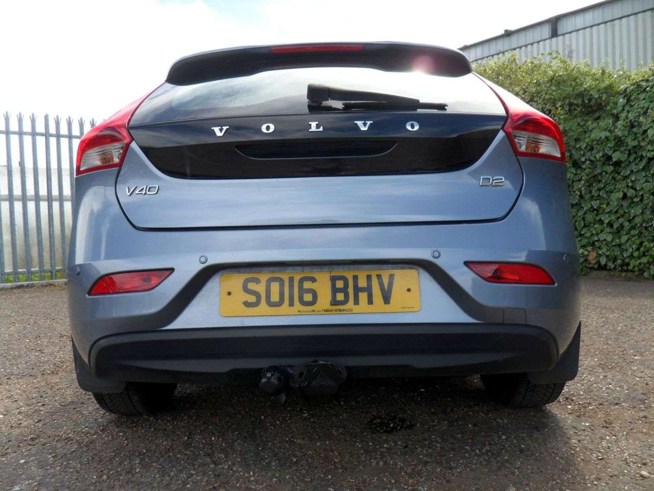 2016 VOLVO V40 2016 VOLVO V40