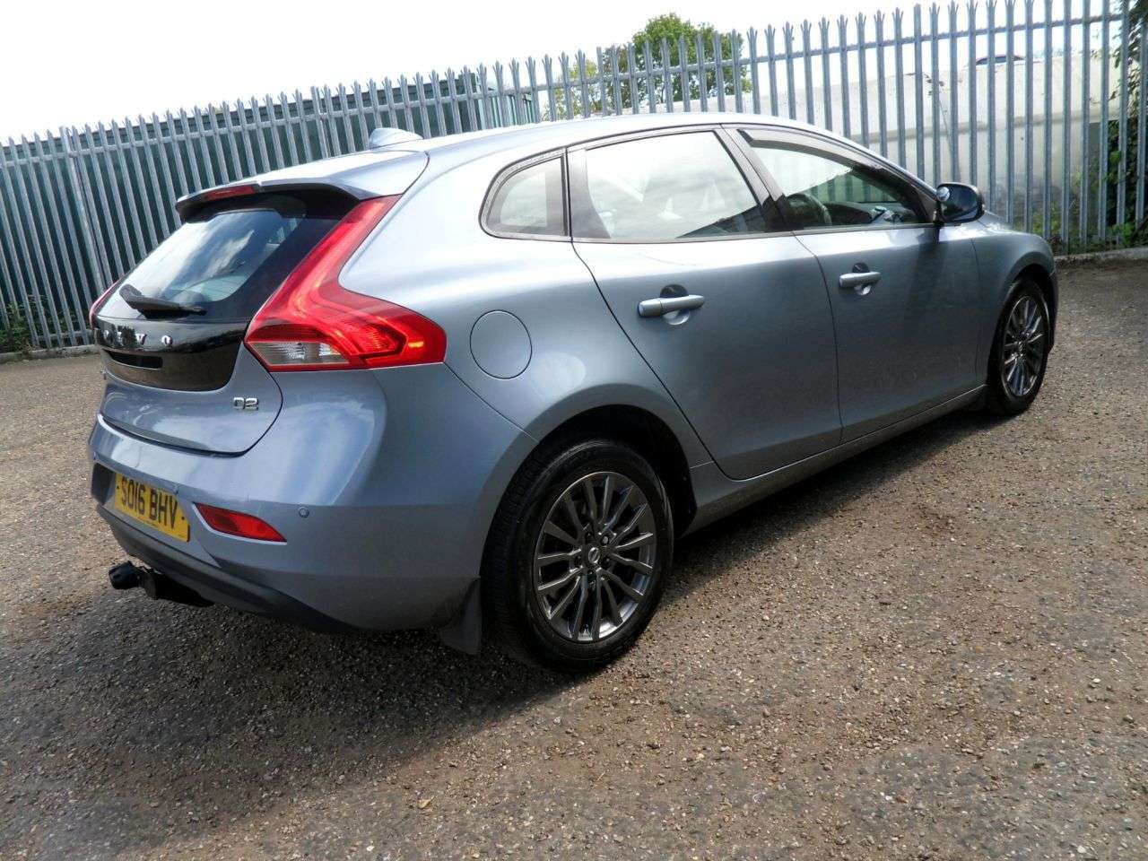 2016 VOLVO V40 2016 VOLVO V40