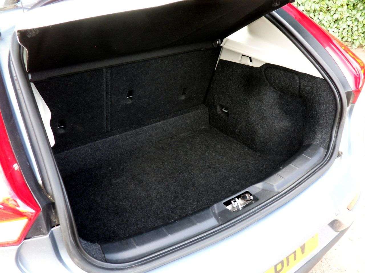 2016 VOLVO V40 2016 VOLVO V40