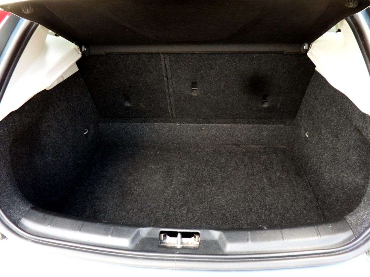 2016 VOLVO V40 2016 VOLVO V40