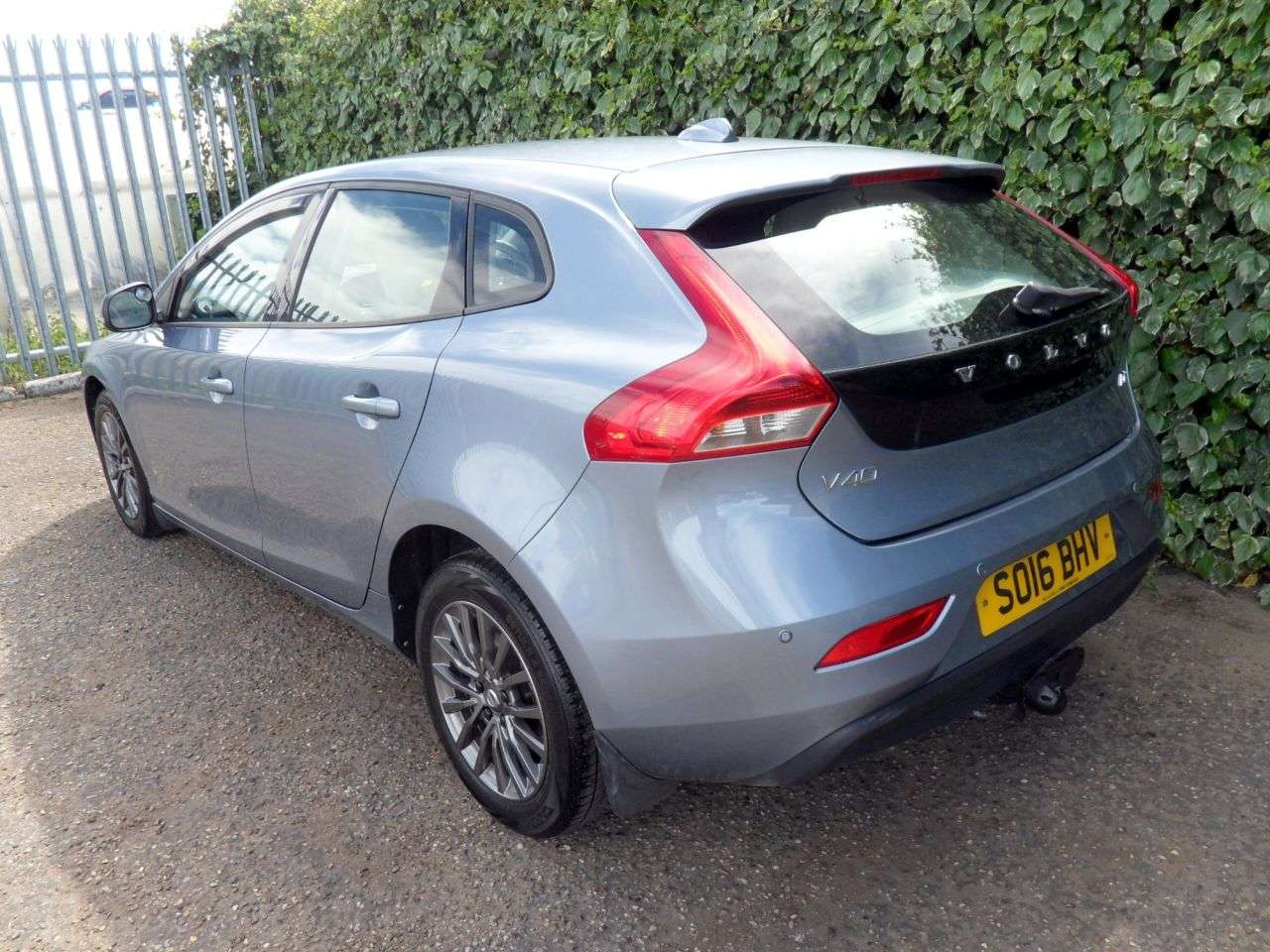 2016 VOLVO V40 2016 VOLVO V40
