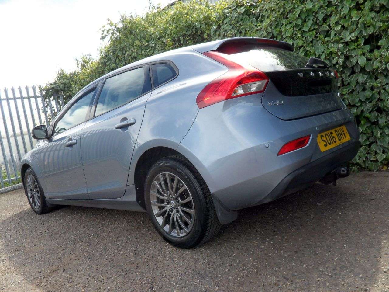 2016 VOLVO V40 2016 VOLVO V40