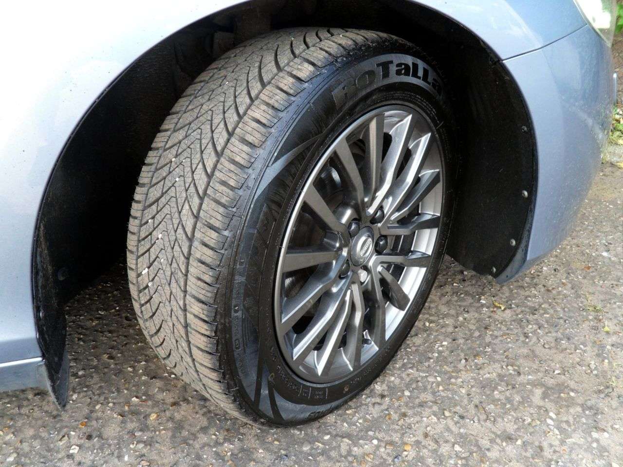 2016 VOLVO V40 2016 VOLVO V40