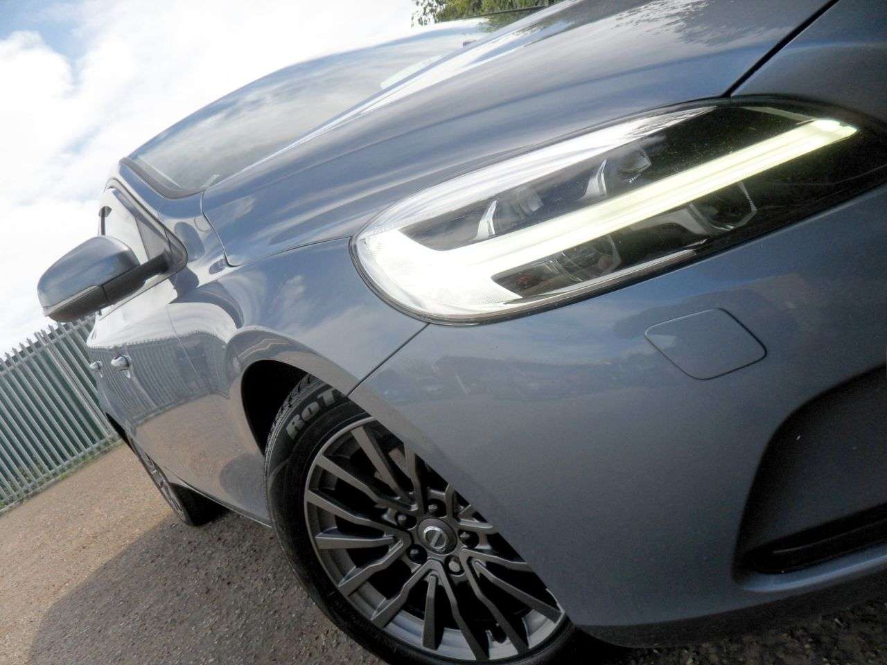 2016 VOLVO V40 2016 VOLVO V40