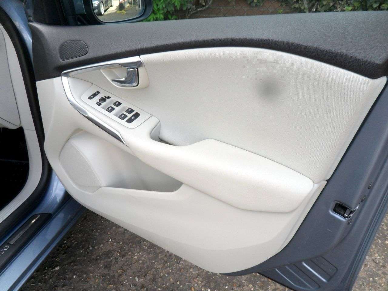 2016 VOLVO V40 2016 VOLVO V40