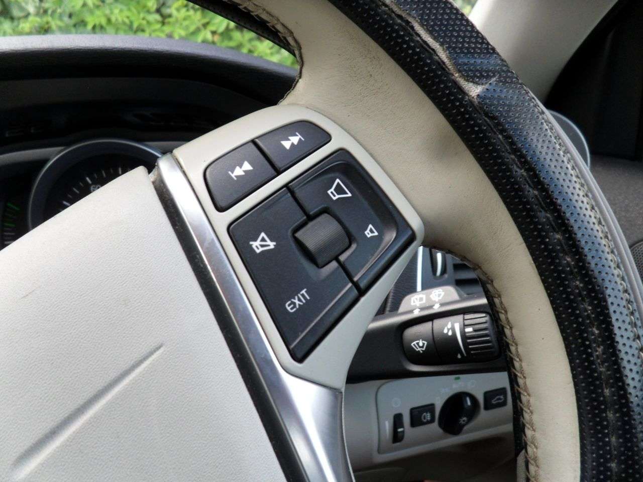 2016 VOLVO V40 2016 VOLVO V40