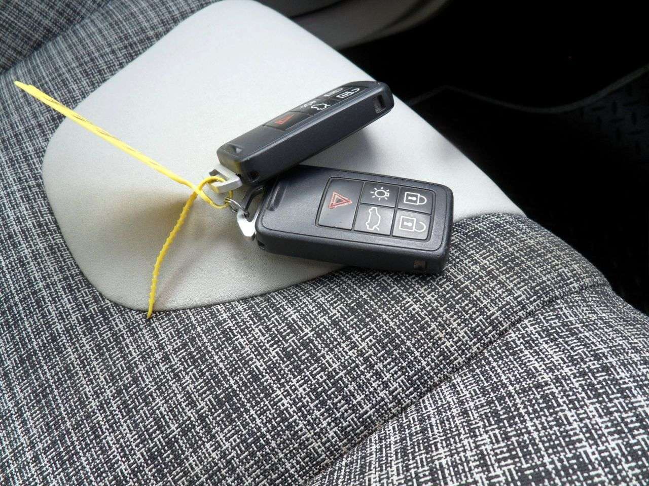 2016 VOLVO V40 2016 VOLVO V40