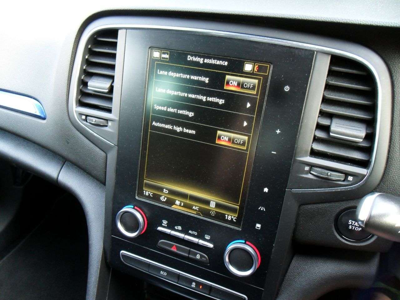 2019 RENAULT MEGANE 2019 RENAULT MEGANE