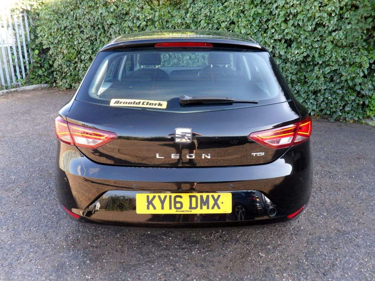 A 2016 SEAT LEON 1.6 TDI SE Hatchback 5dr Diesel DSG Euro 6 (s/s) (110 ps) Recent Service - A 2016 SEAT LEON 1.6 TDI SE Hatchback 5dr Diesel DSG Euro 6 (s/s) (110 ps) Recent Service -