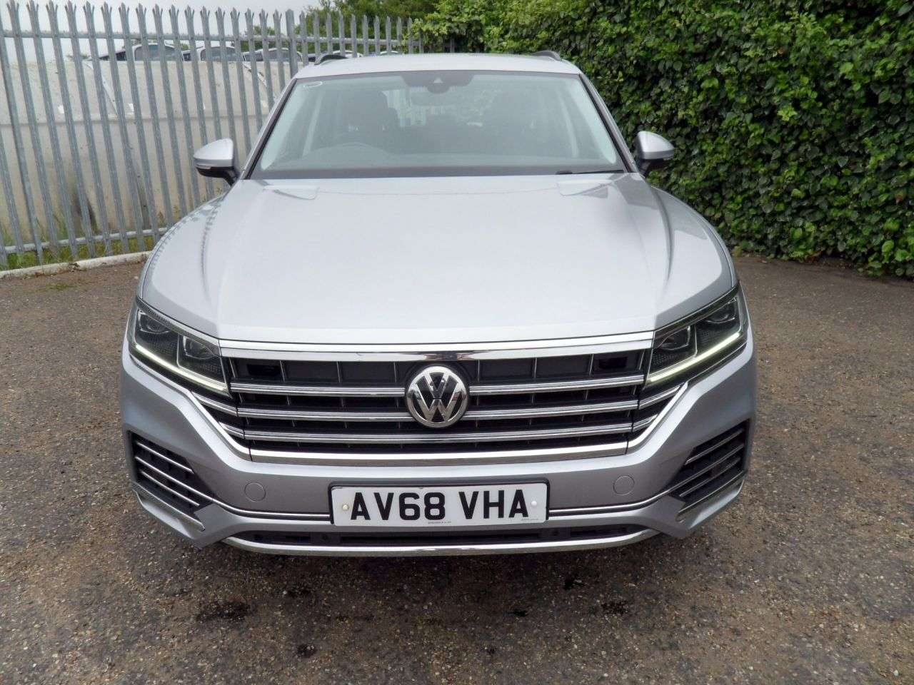 A 2019 VOLKSWAGEN TOUAREG 3.0 TDI V6 SEL SUV 5dr Diesel Tiptronic 4Motion Euro 6 (s/s) (231 ps) 4Moti A 2019 VOLKSWAGEN TOUAREG 3.0 TDI V6 SEL SUV 5dr Diesel Tiptronic 4Motion Euro 6 (s/s) (231 ps) 4Moti