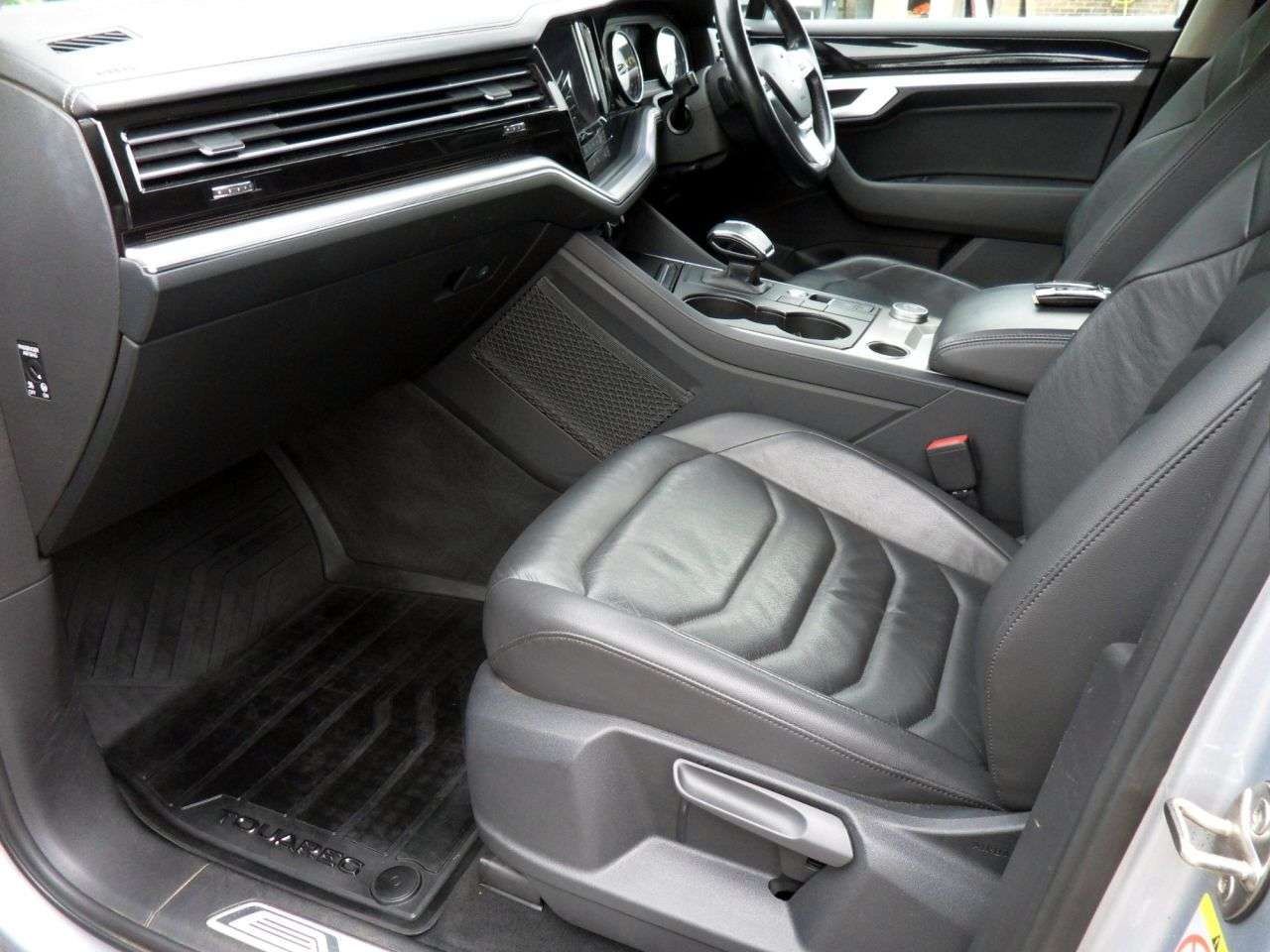 2019 VOLKSWAGEN TOUAREG 2019 VOLKSWAGEN TOUAREG