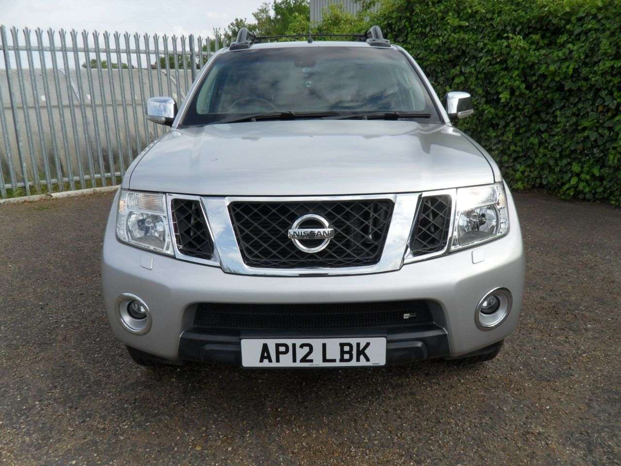 A 2012 NISSAN NAVARA 2.5 dCi Tekna Pickup Double Cab 4dr Diesel Manual 4WD Euro 5 (190 ps) Super A 2012 NISSAN NAVARA 2.5 dCi Tekna Pickup Double Cab 4dr Diesel Manual 4WD Euro 5 (190 ps) Super